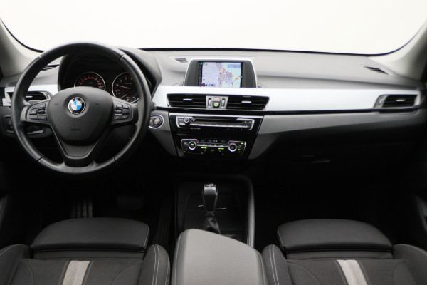 BMW X1 sDrive18i Centennial High Executive Automaat Camera, LED, Navigatie, Climate, Trekhaak, PDC