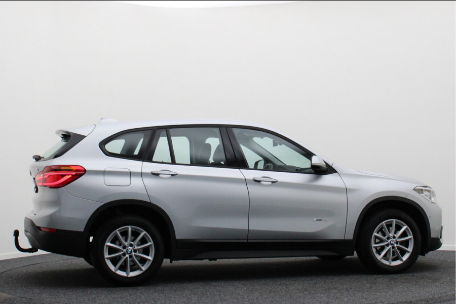 BMW X1 sDrive18i Centennial High Executive Automaat Camera, LED, Navigatie, Climate, Trekhaak, PDC