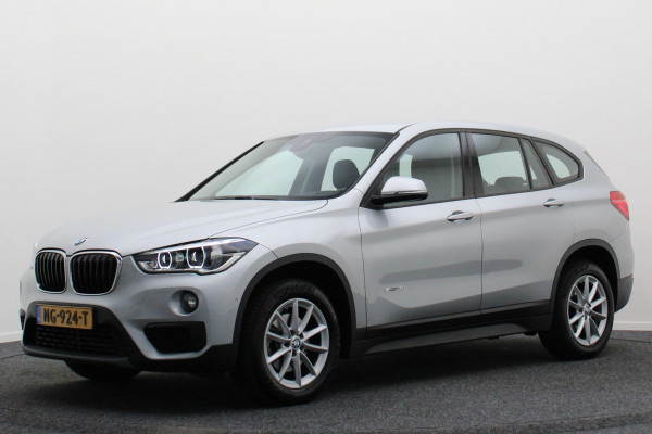 BMW X1 sDrive18i Centennial High Executive Automaat Camera, LED, Navigatie, Climate, Trekhaak, PDC