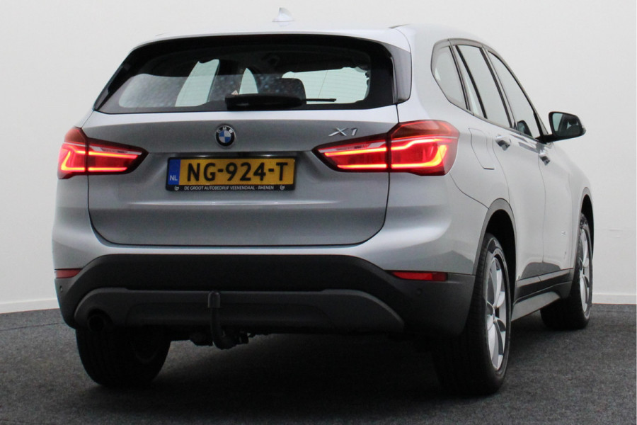 BMW X1 sDrive18i Centennial High Executive Automaat Camera, LED, Navigatie, Climate, Trekhaak, PDC