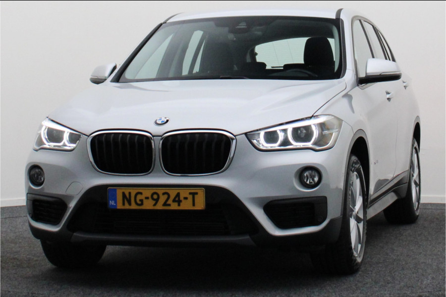 BMW X1 sDrive18i Centennial High Executive Automaat Camera, LED, Navigatie, Climate, Trekhaak, PDC