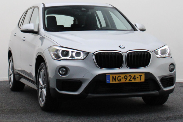 BMW X1 sDrive18i Centennial High Executive Automaat Camera, LED, Navigatie, Climate, Trekhaak, PDC
