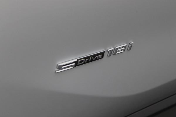 BMW X1 sDrive18i Centennial High Executive Automaat Camera, LED, Navigatie, Climate, Trekhaak, PDC
