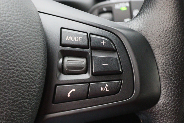 BMW X1 sDrive18i Centennial High Executive Automaat Camera, LED, Navigatie, Climate, Trekhaak, PDC