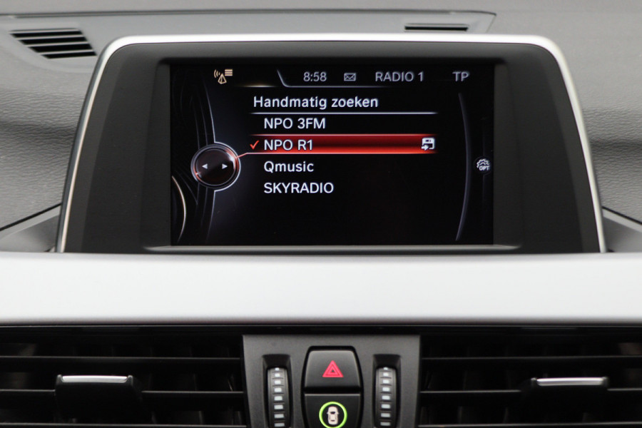 BMW X1 sDrive18i Centennial High Executive Automaat Camera, LED, Navigatie, Climate, Trekhaak, PDC