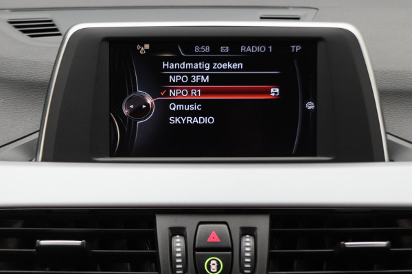 BMW X1 sDrive18i Centennial High Executive Automaat Camera, LED, Navigatie, Climate, Trekhaak, PDC