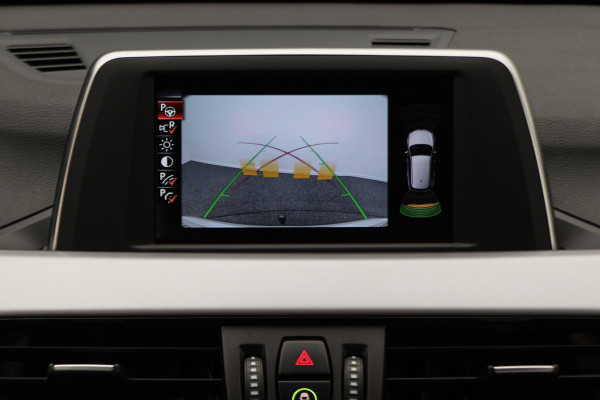 BMW X1 sDrive18i Centennial High Executive Automaat Camera, LED, Navigatie, Climate, Trekhaak, PDC