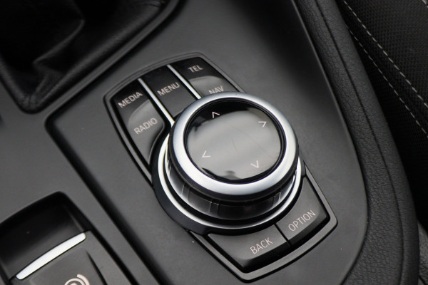 BMW X1 sDrive18i Centennial High Executive Automaat Camera, LED, Navigatie, Climate, Trekhaak, PDC