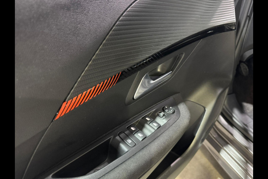 Peugeot 208 1.2 PureTech Allure/APPLE CARPLAY/CAMERA/CRUISE CONTROL