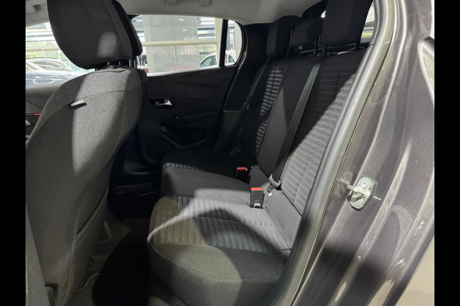 Peugeot 208 1.2 PureTech Allure/APPLE CARPLAY/CAMERA/CRUISE CONTROL