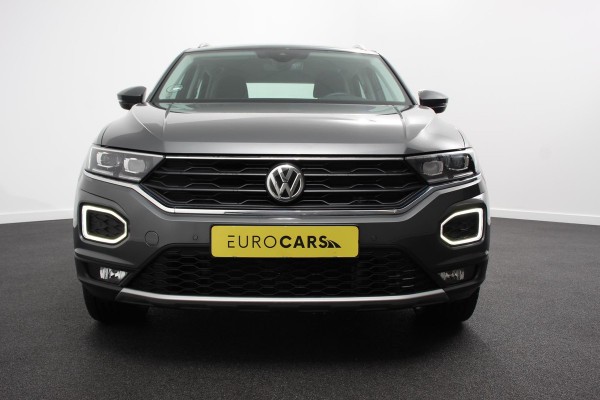 Volkswagen T-Roc 1.5 TSI 150pk Automaat Sport Team | Navigatie | Apple Carplay/Android Auto | Camera | Electrische achterklep | Climate Control | Led | Lichtmetalen Velgen