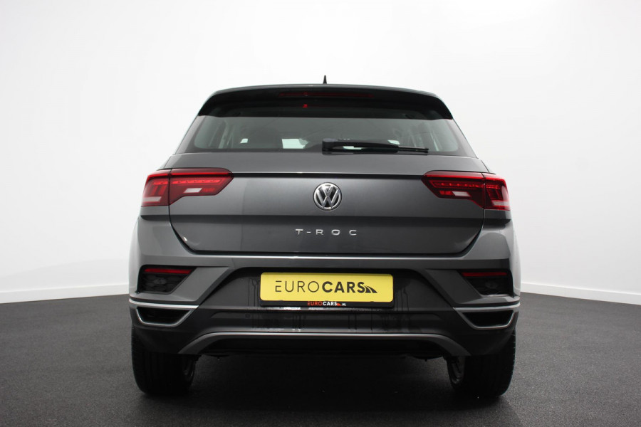 Volkswagen T-Roc 1.5 TSI 150pk Automaat Sport Team | Navigatie | Apple Carplay/Android Auto | Camera | Electrische achterklep | Climate Control | Led | Lichtmetalen Velgen