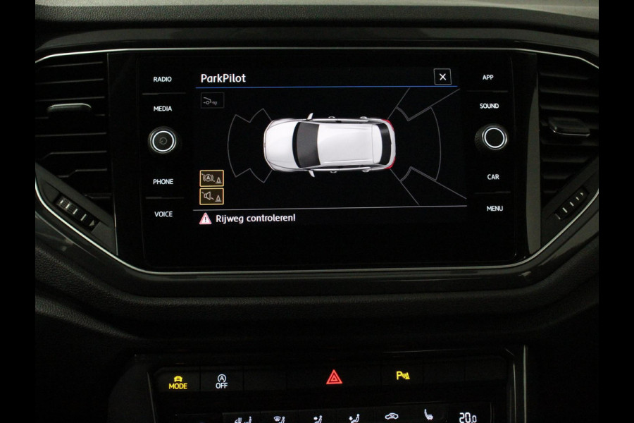 Volkswagen T-Roc 1.5 TSI 150pk Automaat Sport Team | Navigatie | Apple Carplay/Android Auto | Camera | Electrische achterklep | Climate Control | Led | Lichtmetalen Velgen