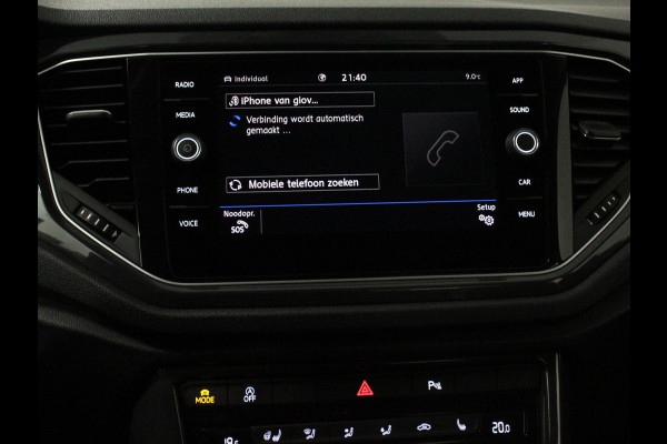 Volkswagen T-Roc 1.5 TSI 150pk Automaat Sport Team | Navigatie | Apple Carplay/Android Auto | Camera | Electrische achterklep | Climate Control | Led | Lichtmetalen Velgen