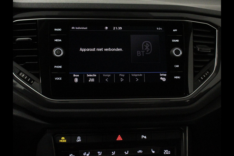 Volkswagen T-Roc 1.5 TSI 150pk Automaat Sport Team | Navigatie | Apple Carplay/Android Auto | Camera | Electrische achterklep | Climate Control | Led | Lichtmetalen Velgen