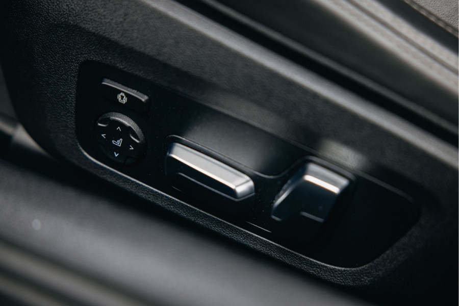 BMW 8 Serie M850i xDrive High Executive | Cabrio | Head-Up | 360 Camera | Bowers & Wilkins | Stuurverwarming |