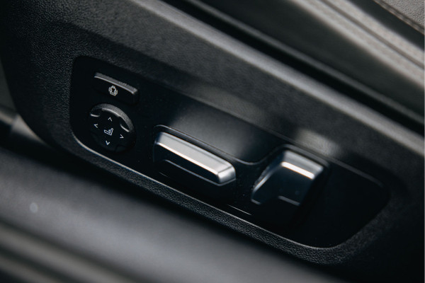 BMW 8 Serie M850i xDrive High Executive | Cabrio | Head-Up | 360 Camera | Bowers & Wilkins | Stuurverwarming |