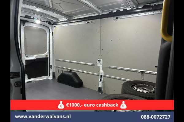Ford Transit 2.0 TDCI 130pk L3H2 Euro6 Airco | Navigatie | Stoelverwarming | Camera | Apple Carplay | Android Auto LED, cruisecontrol, parkeersensoren, verwarmde voorruit, 2500kg trekvermogen