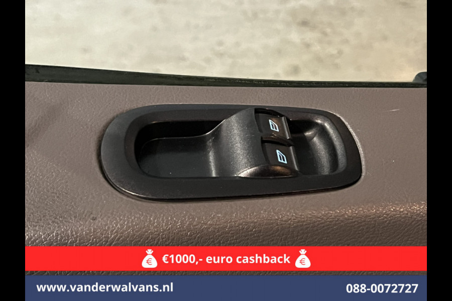 Ford Transit 2.0 TDCI 130pk L3H2 Euro6 Airco | Navigatie | Stoelverwarming | Camera | Apple Carplay | Android Auto LED, cruisecontrol, parkeersensoren, verwarmde voorruit, 2500kg trekvermogen