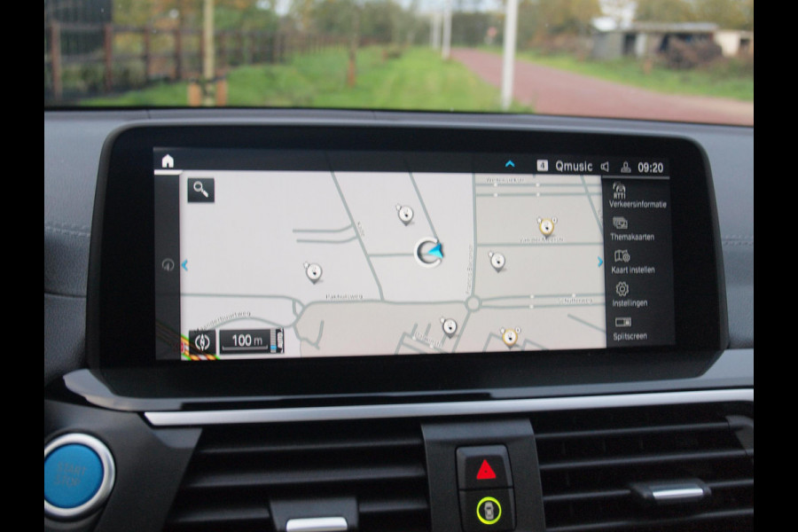 BMW iX3 Executive 80 kWh | Panoramadak | Camera | Trekhaak | Sfeerverlichting | Apple Carplay |