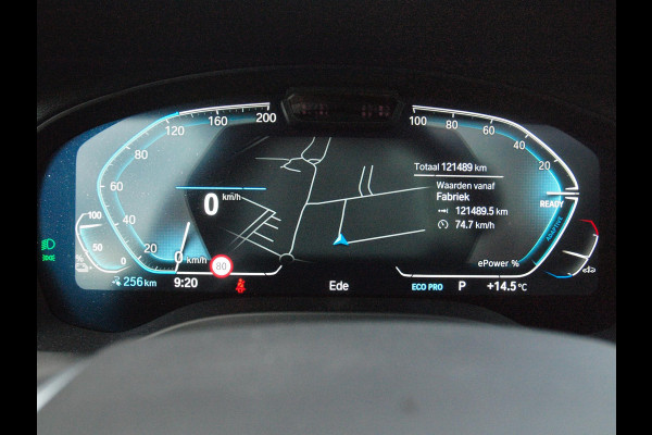 BMW iX3 Executive 80 kWh | Panoramadak | Camera | Trekhaak | Sfeerverlichting | Apple Carplay |