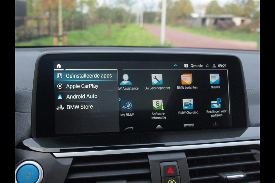 BMW iX3 Executive 80 kWh | Panoramadak | Camera | Trekhaak | Sfeerverlichting | Apple Carplay |