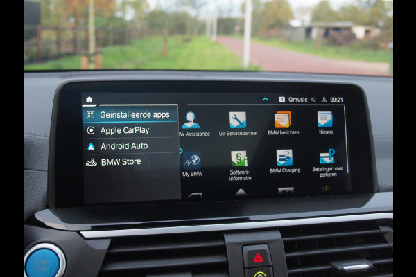 BMW iX3 Executive 80 kWh | Panoramadak | Camera | Trekhaak | Sfeerverlichting | Apple Carplay |