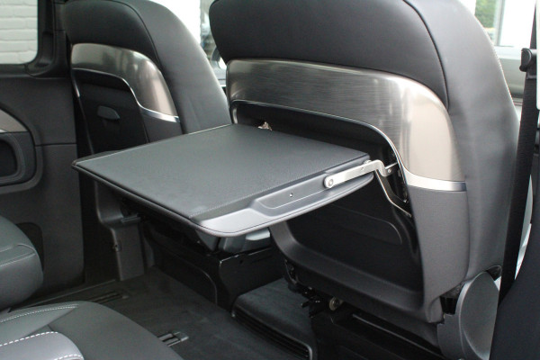 Mercedes-Benz V-Klasse 300d / Exclusive / DC / Luchtvering / Panorama / 2x Elec Schuifd / 360 Cam / Burmester / Vol Opties / NIEUW!! Mercedes-Benz V-Klasse 300d / Exclusive / DC / Luchtvering / Panorama / 2x Elec Schuifd / 360 Cam / Burmester / Vol Opties / NIEUW!!