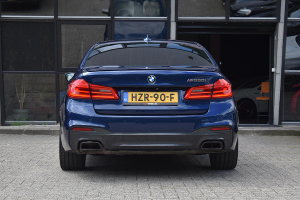 BMW 5 Serie M550i xDrive High Executive HUD Pano Lane ACC B&W Sfeer BMW 5 Serie M550i xDrive High Executive HUD Pano Lane ACC B&W Sfeer