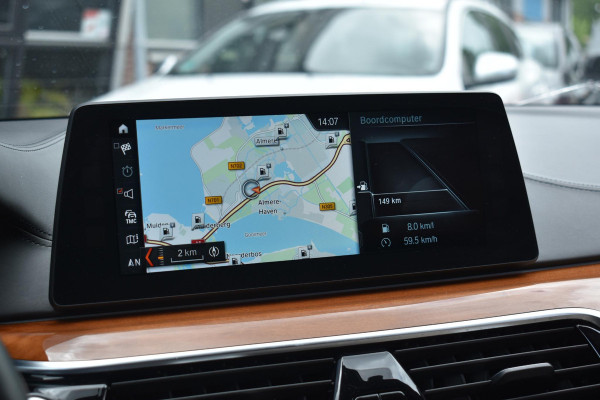 BMW 5 Serie M550i xDrive High Executive HUD Pano Lane ACC B&W Sfeer BMW 5 Serie M550i xDrive High Executive HUD Pano Lane ACC B&W Sfeer