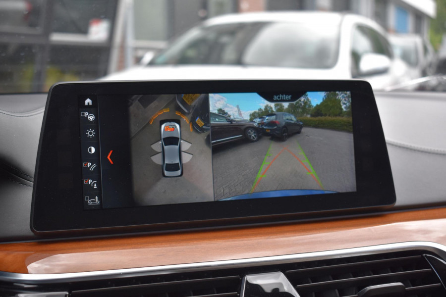 BMW 5 Serie M550i xDrive High Executive HUD Pano Lane ACC B&W Sfeer BMW 5 Serie M550i xDrive High Executive HUD Pano Lane ACC B&W Sfeer