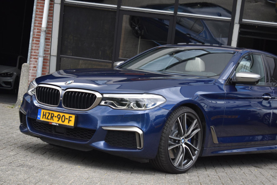 BMW 5 Serie M550i xDrive High Executive HUD Pano Lane ACC B&W Sfeer BMW 5 Serie M550i xDrive High Executive HUD Pano Lane ACC B&W Sfeer