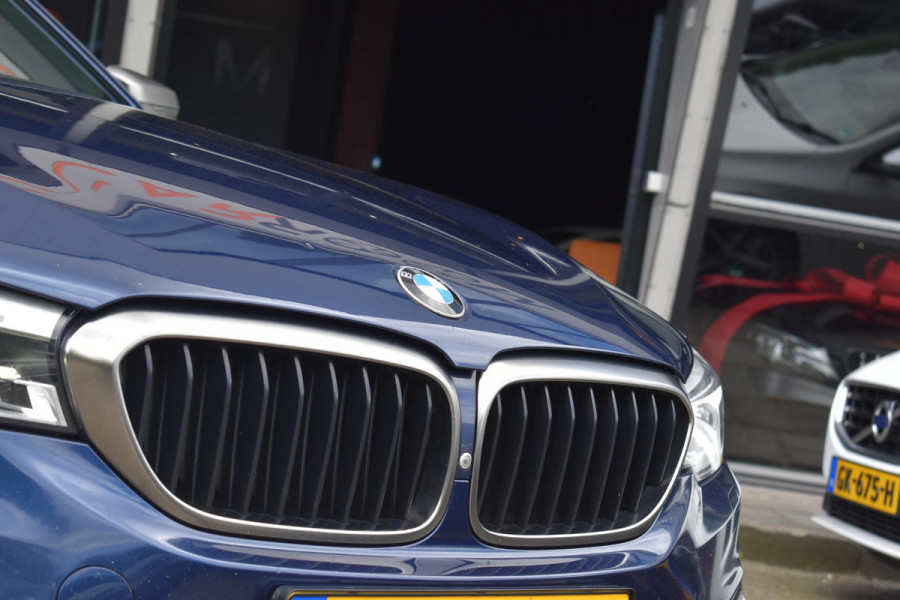 BMW 5 Serie M550i xDrive High Executive HUD Pano Lane ACC B&W Sfeer BMW 5 Serie M550i xDrive High Executive HUD Pano Lane ACC B&W Sfeer