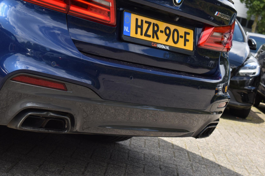 BMW 5 Serie M550i xDrive High Executive HUD Pano Lane ACC B&W Sfeer BMW 5 Serie M550i xDrive High Executive HUD Pano Lane ACC B&W Sfeer