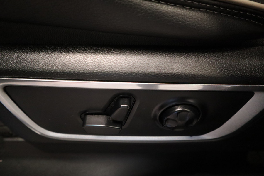 Dodge Ram 1500 5.7 V8 4x4 Crew Cab Laramie LED Cruise/Climate Panoramadak Luchtvering!
