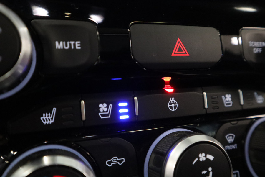 Dodge Ram 1500 5.7 V8 4x4 Crew Cab Laramie LED Cruise/Climate Panoramadak Luchtvering!