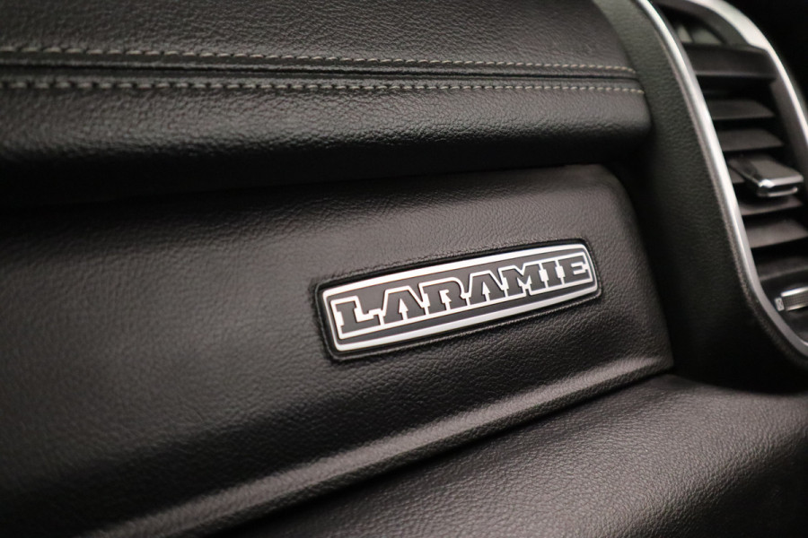 Dodge Ram 1500 5.7 V8 4x4 Crew Cab Laramie LED Cruise/Climate Panoramadak Luchtvering!