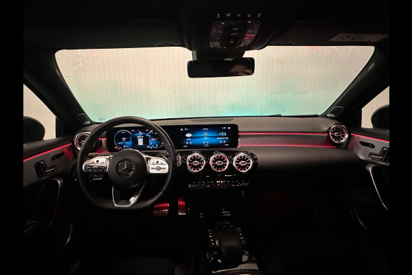 Mercedes-Benz A-Klasse 180 Premium Plus | PANO | MEMORY SEATS | AMG | AMBIENCE Mercedes-Benz A-Klasse 180 Premium Plus | PANO | MEMORY SEATS | AMG | AMBIENCE
