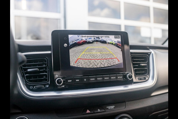 Kia Stonic 1.0 T-GDi MHEV DynamicPlusLine l navigatie l climate control l Apple carplay en android auto l Kia Stonic 1.0 T-GDi MHEV DynamicPlusLine l navigatie l climate control l Apple carplay en android auto l