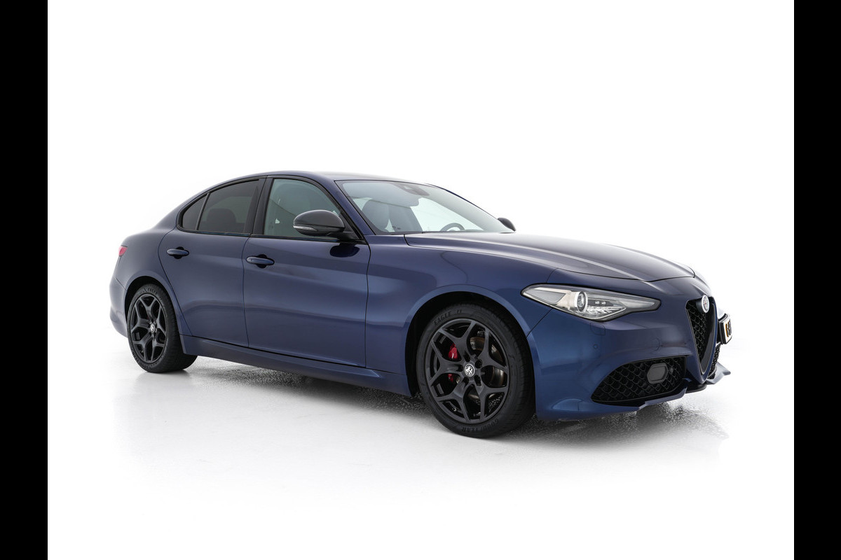 Alfa Romeo Giulia 2.0T B-Tech (INCL.BTW) Aut. *LUXURY-LEATHER | XENON | ADAPTIVE-CRUISE | MEMORY-PACK | HEATED-SPORTSEATS | KEYLESS | CAMERA | NAVI-FULLMAP | DAB+ | SHIFT-PADDLES | PRIVACY-GLASS | SHIFT-PADDLES | ECC | 18 Alfa Romeo Giulia 2.0T B-Tech (INCL.BTW) Aut. *LUXURY-LEATHER | XENON | ADAPTIVE-CRUISE | MEMORY-PACK | HEATED-SPORTSEATS | KEYLESS | CAMERA | NAVI-FULLMAP | DAB+ | SHIFT-PADDLES | PRIVACY-GLASS | SHIFT-PADDLES | ECC | 18