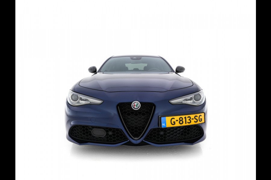 Alfa Romeo Giulia 2.0T B-Tech (INCL.BTW) Aut. *LUXURY-LEATHER | XENON | ADAPTIVE-CRUISE | MEMORY-PACK | HEATED-SPORTSEATS | KEYLESS | CAMERA | NAVI-FULLMAP | DAB+ | SHIFT-PADDLES | PRIVACY-GLASS | SHIFT-PADDLES | ECC | 18 Alfa Romeo Giulia 2.0T B-Tech (INCL.BTW) Aut. *LUXURY-LEATHER | XENON | ADAPTIVE-CRUISE | MEMORY-PACK | HEATED-SPORTSEATS | KEYLESS | CAMERA | NAVI-FULLMAP | DAB+ | SHIFT-PADDLES | PRIVACY-GLASS | SHIFT-PADDLES | ECC | 18