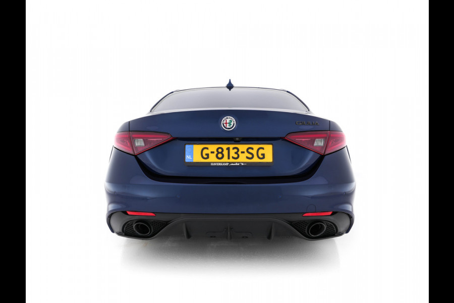 Alfa Romeo Giulia 2.0T B-Tech (INCL.BTW) Aut. *LUXURY-LEATHER | XENON | ADAPTIVE-CRUISE | MEMORY-PACK | HEATED-SPORTSEATS | KEYLESS | CAMERA | NAVI-FULLMAP | DAB+ | SHIFT-PADDLES | PRIVACY-GLASS | SHIFT-PADDLES | ECC | 18 Alfa Romeo Giulia 2.0T B-Tech (INCL.BTW) Aut. *LUXURY-LEATHER | XENON | ADAPTIVE-CRUISE | MEMORY-PACK | HEATED-SPORTSEATS | KEYLESS | CAMERA | NAVI-FULLMAP | DAB+ | SHIFT-PADDLES | PRIVACY-GLASS | SHIFT-PADDLES | ECC | 18