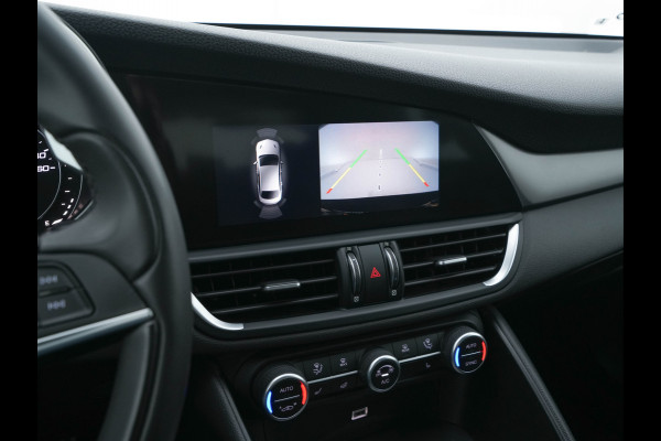 Alfa Romeo Giulia 2.0T B-Tech (INCL.BTW) Aut. *LUXURY-LEATHER | XENON | ADAPTIVE-CRUISE | MEMORY-PACK | HEATED-SPORTSEATS | KEYLESS | CAMERA | NAVI-FULLMAP | DAB+ | SHIFT-PADDLES | PRIVACY-GLASS | SHIFT-PADDLES | ECC | 18 Alfa Romeo Giulia 2.0T B-Tech (INCL.BTW) Aut. *LUXURY-LEATHER | XENON | ADAPTIVE-CRUISE | MEMORY-PACK | HEATED-SPORTSEATS | KEYLESS | CAMERA | NAVI-FULLMAP | DAB+ | SHIFT-PADDLES | PRIVACY-GLASS | SHIFT-PADDLES | ECC | 18