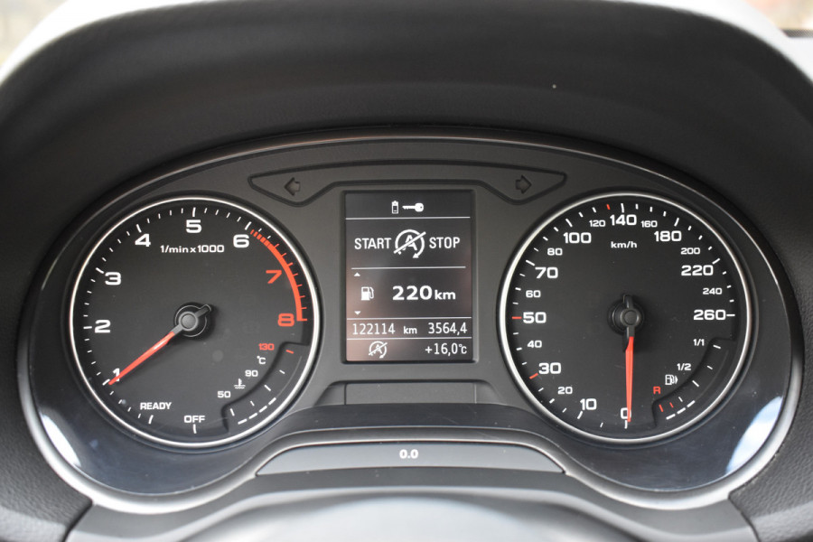 Audi Q2 30 TFSI Sport S line Edition / Parkeersensoren / LED / Multimedia / Cruise Control / Navigatie