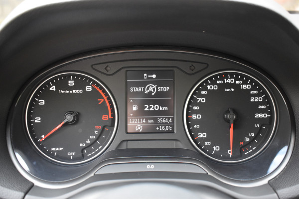 Audi Q2 30 TFSI Sport S line Edition / Parkeersensoren / LED / Multimedia / Cruise Control / Navigatie