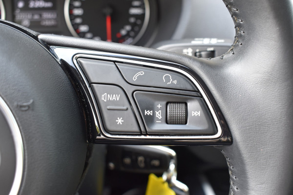 Audi Q2 30 TFSI Sport S line Edition / Parkeersensoren / LED / Multimedia / Cruise Control / Navigatie