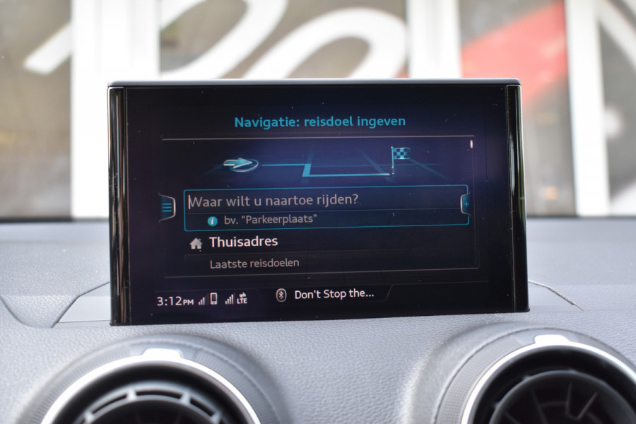 Audi Q2 30 TFSI Sport S line Edition / Parkeersensoren / LED / Multimedia / Cruise Control / Navigatie