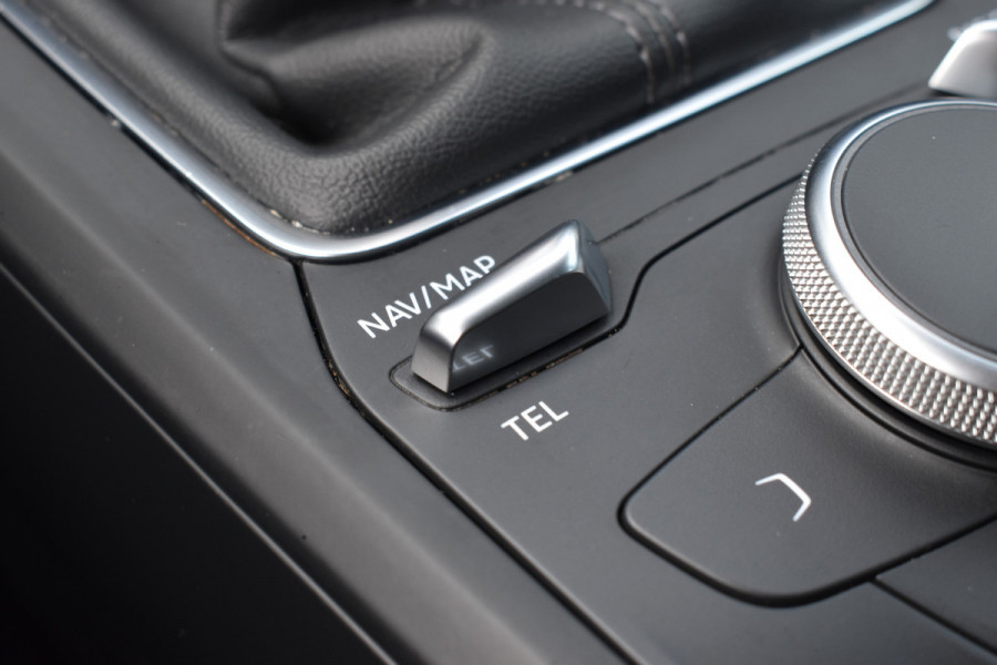 Audi Q2 30 TFSI Sport S line Edition / Parkeersensoren / LED / Multimedia / Cruise Control / Navigatie