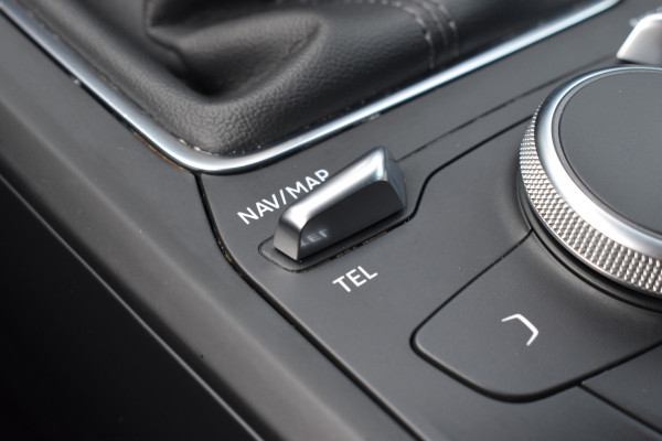 Audi Q2 30 TFSI Sport S line Edition / Parkeersensoren / LED / Multimedia / Cruise Control / Navigatie