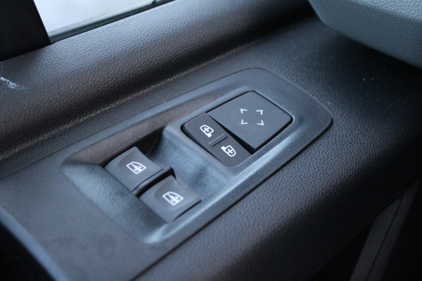 Renault Master T35 2.0 dCi 170pk L2H2 Extra DC - Navigatie - Camera - 270 gr deuren - Parkeersensoren - Draadloos laden - Rijklaar